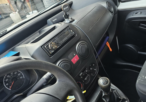 FIAT Fiorino 1.4 8V Natural Power Swiss - immagine 9